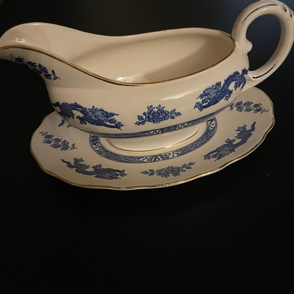 Vintage Royal Cauldon Dragon gravy boat with plate - Picture 4 of 8